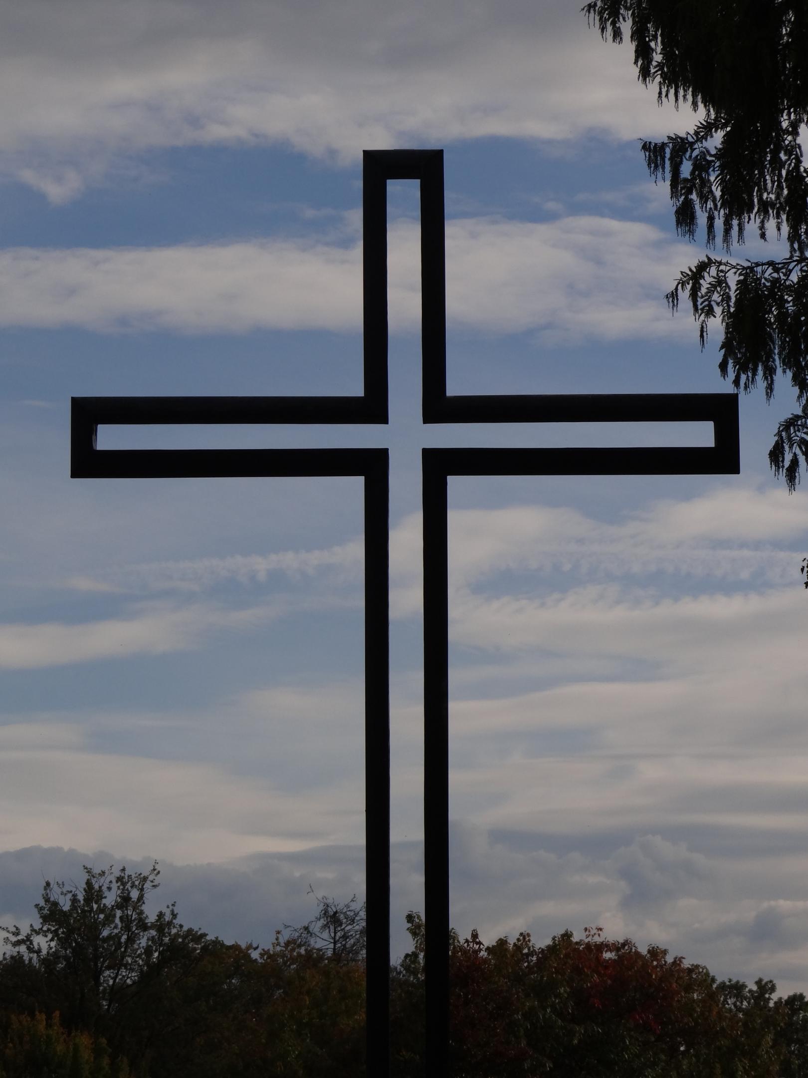 Kreuz auf einem Friedhof in Laupheim (c) Cäcilia Eilmans