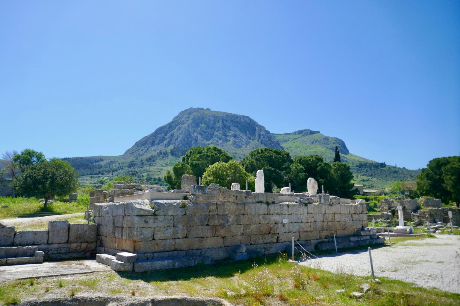 Stefan Rueben Das Bema im antiken Korinth.JPG (c) Stefan Rueben