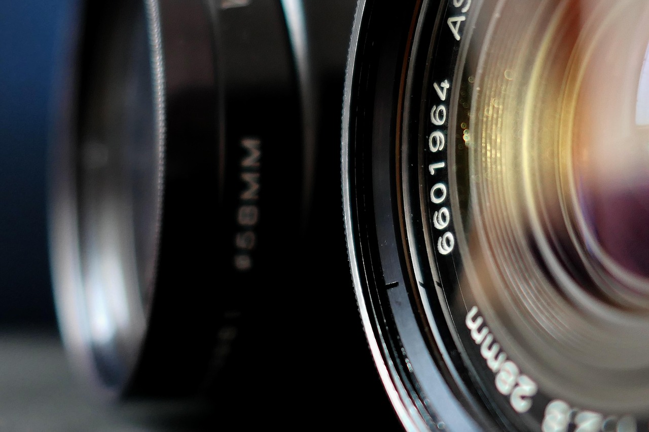 moritz320-objective-6024386_1280 (c) pixabay